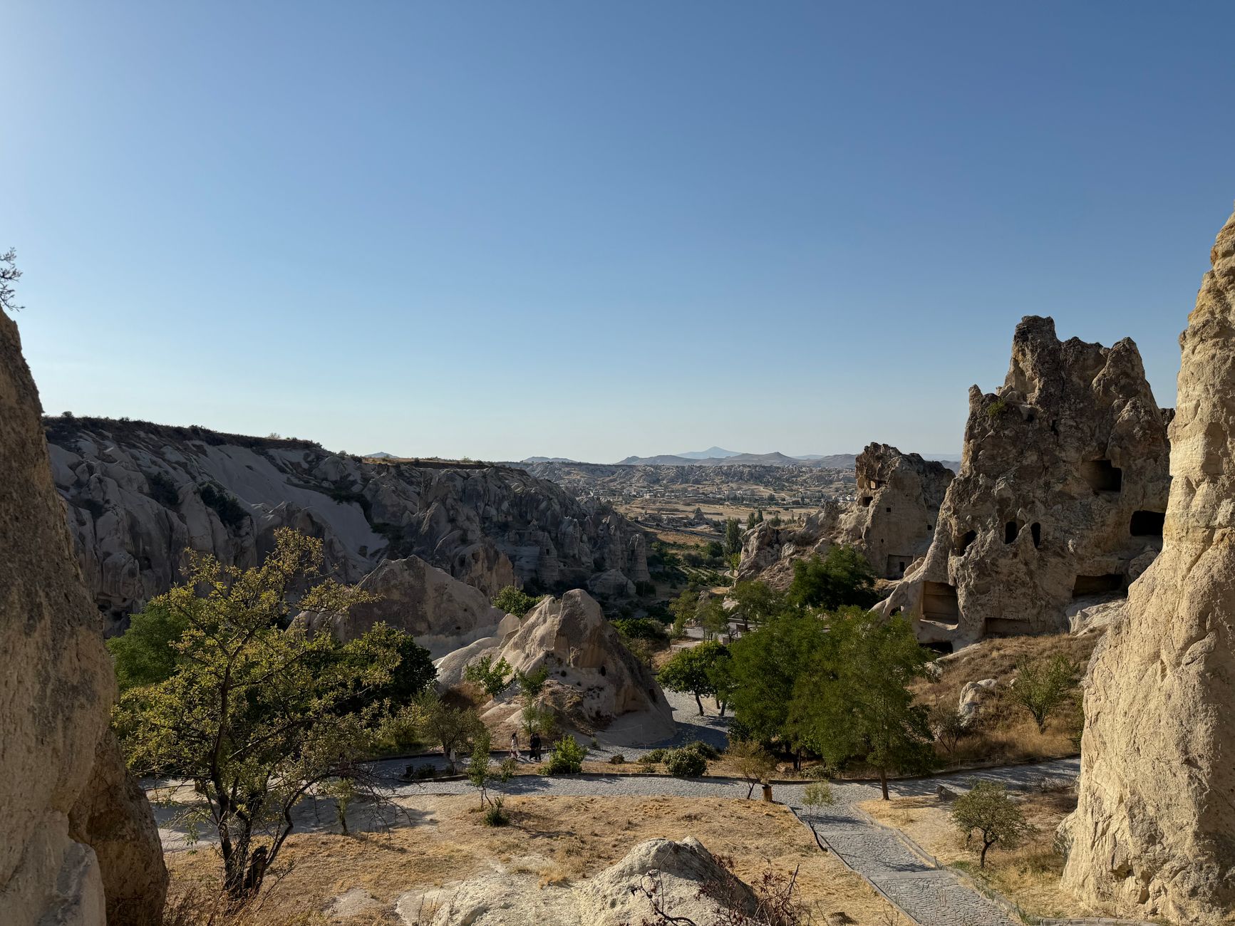 Kapadokya kanyonları ve peri bacaları manzarası